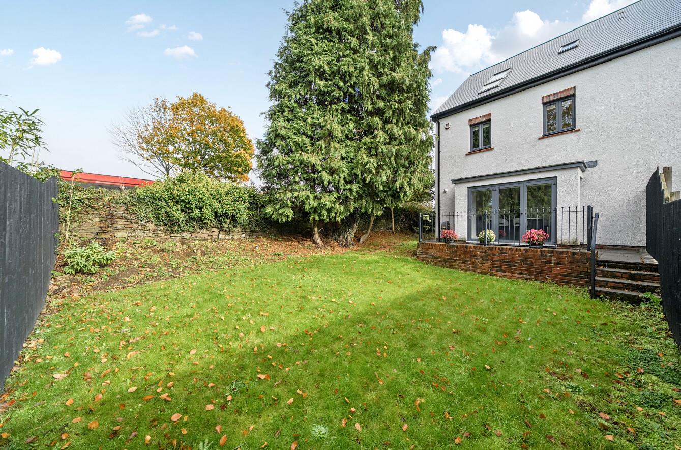 Millwood Gardens, Killay, Swansea, SA2 7BE